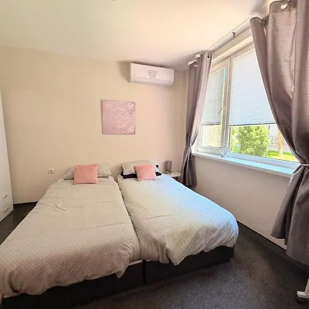 2 Bed Including Free Airport Ride Daire *
